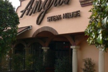  Angus Steak House de la Calle  109.  Fuente: angussteakhouse co